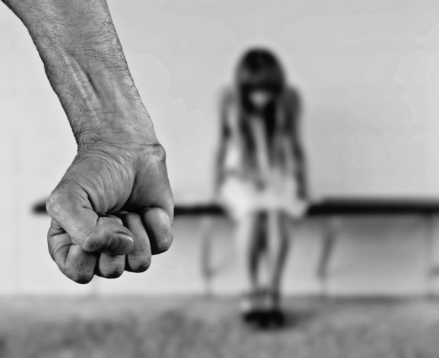 Agir contre les agressions sexuelles et la violence conjugale: Québec investit près de 20 M$ dans les organismes