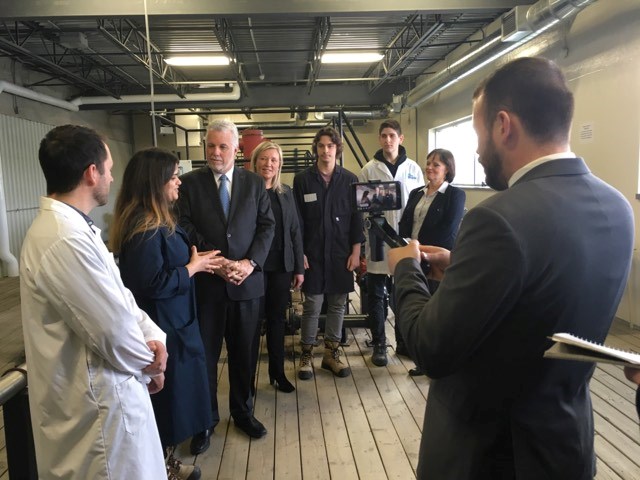 Le premier ministre du Québec rencontre des étudiants du Centre de formation professionnelle Paul-Gérin-Lajoie