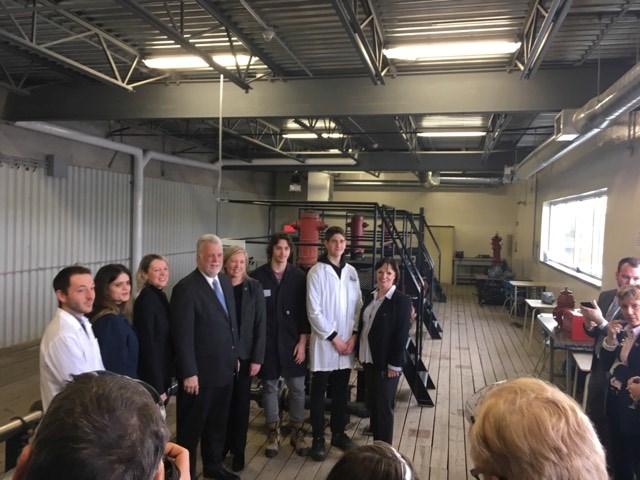 Le premier ministre du Québec rencontre des étudiants du Centre de formation professionnelle Paul-Gérin-Lajoie