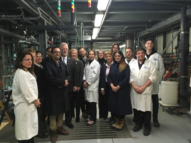 Le premier ministre du Québec rencontre des étudiants du Centre de formation professionnelle Paul-Gérin-Lajoie
