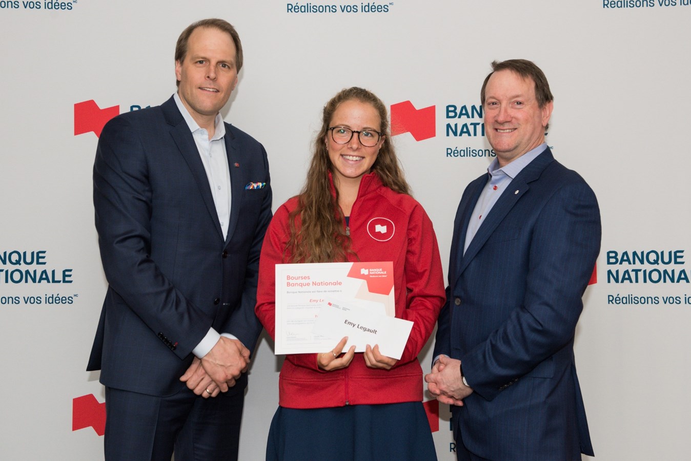 La triathlète de NDIP, Emy Legault est récipiendaire de la Bourse de soutien à la réussite académique et sportive