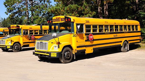 Par solidarité, les chauffeurs d'autobus scolaires repoussent la grève au 23 avril