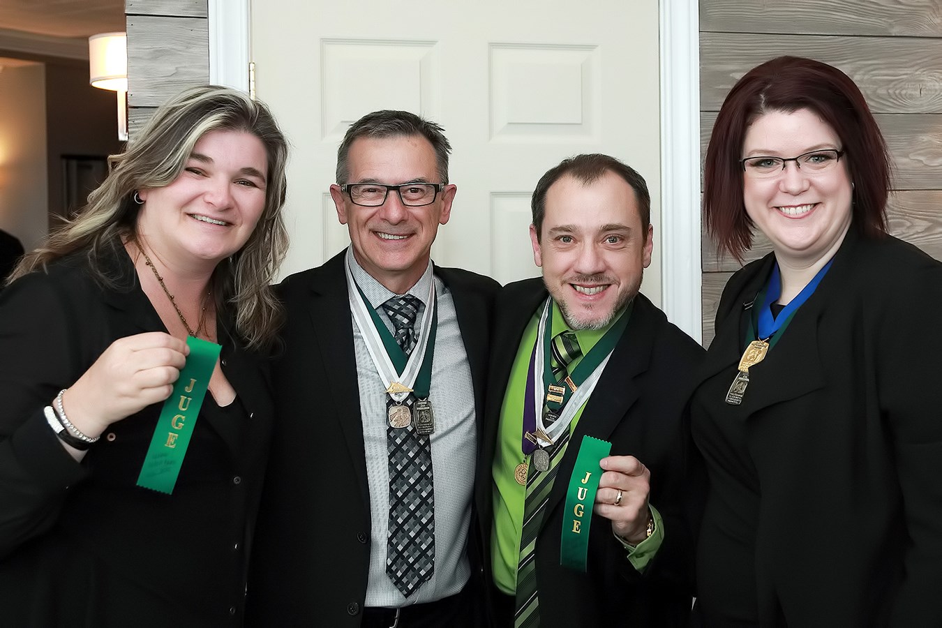 Pascale Lévesque et Stéphane Larivière lors de la compétition provinciale de photographie qui se tenait le 14 avril dernier.