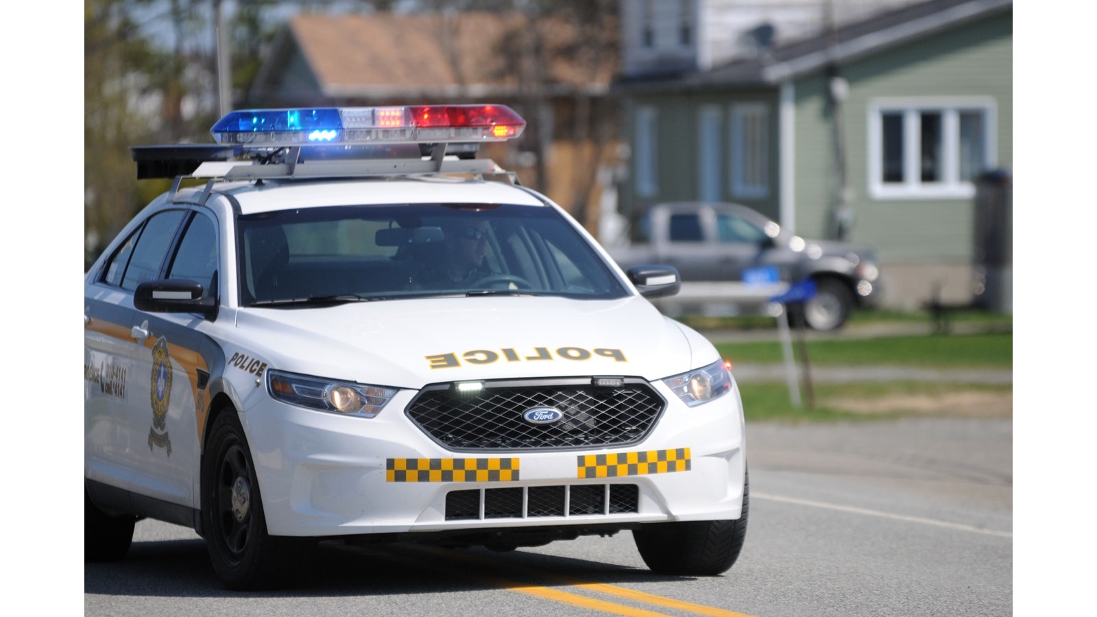 Quatre suspects arrêtés pour extorsion et complot  