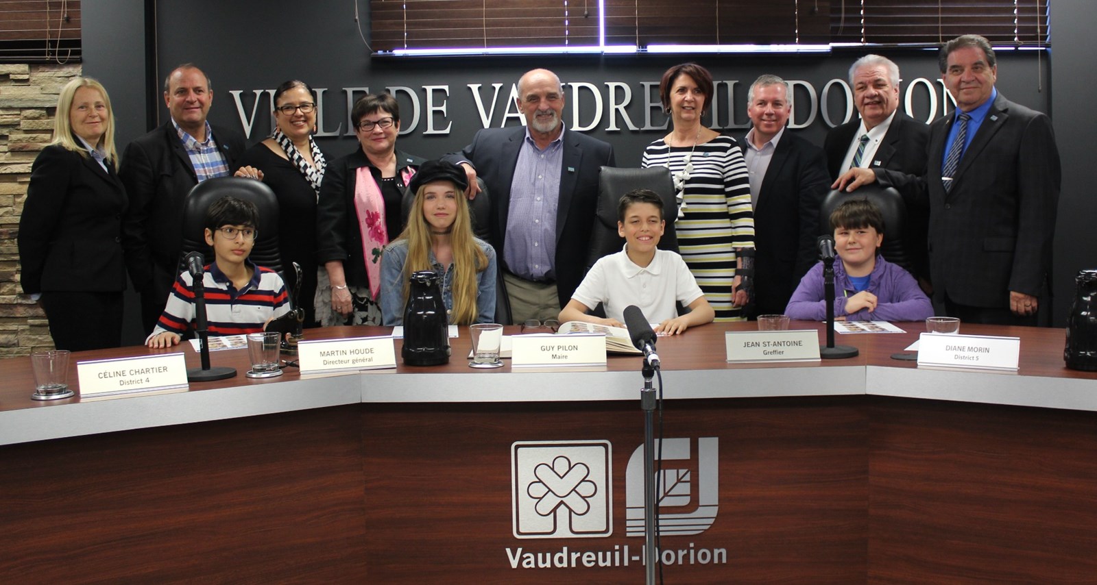 Le conseil municipal de Vaudreuil-Dorion accueille des étudiants pour l'activité Maire, Mairesse, Conseil d'un jour
