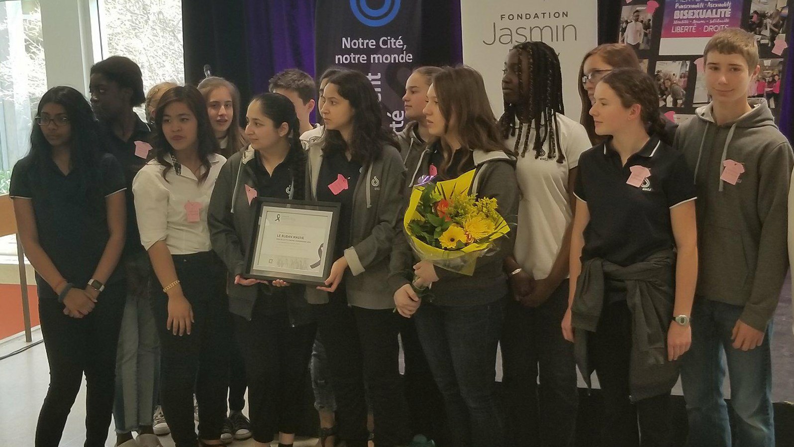 L'école secondaire Cité-des-Jeunes récipiendaire du Ruban Mauve