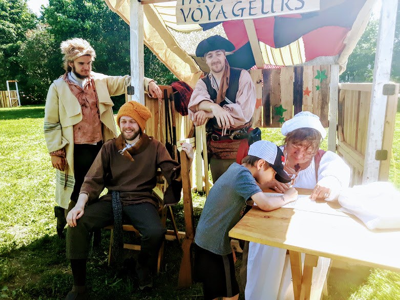 Le Parcours des voyageurs de Production Oyez Oyez a permis aux enfants de s’amuser tout en apprenant.