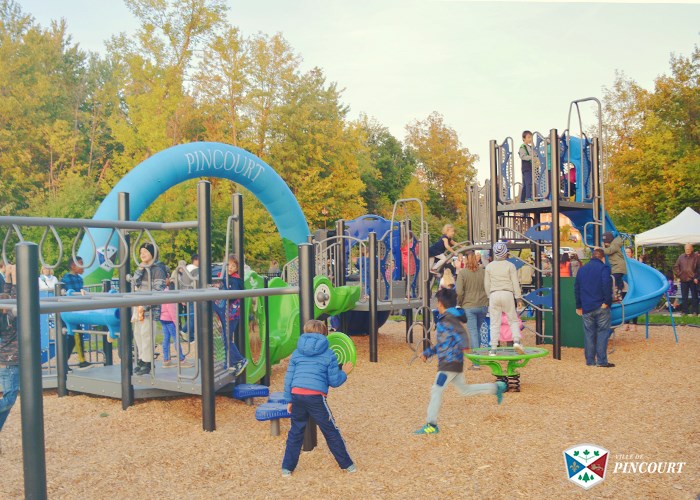 Parc extérieur inclusif : pour permettre à tous de jouer ensemble