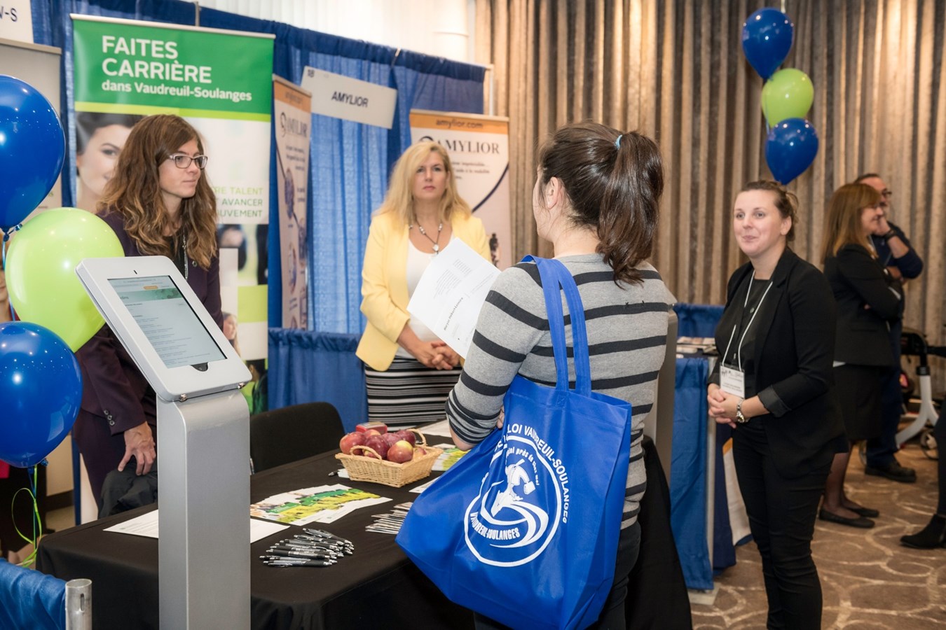 Les chercheurs d'emploi étaient au rendez-vous lors du 17e Salon de l'emploi de Vaudreuil-Soulanges