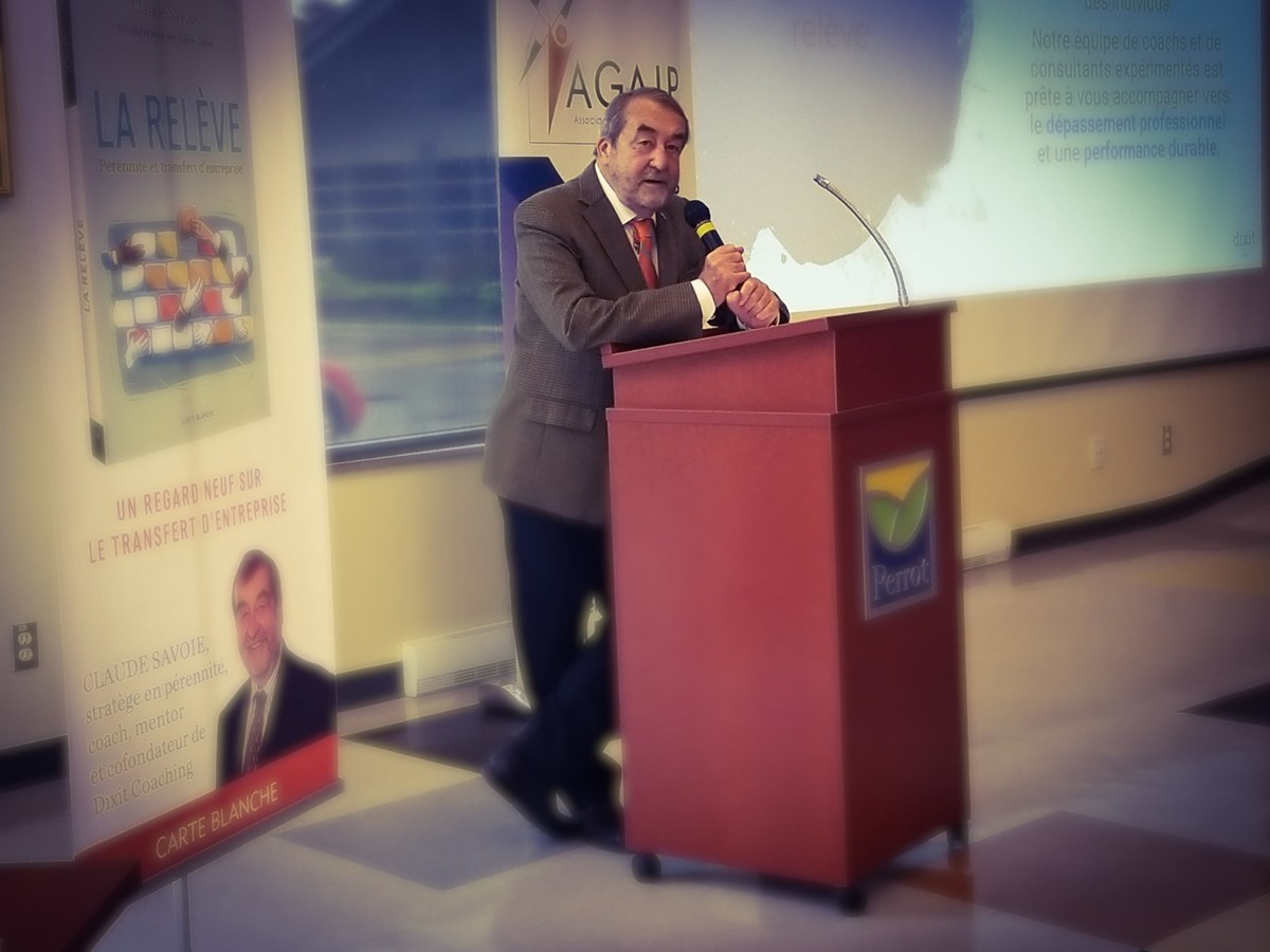 M. Claude Savoie captive les membres de l'AGAIP