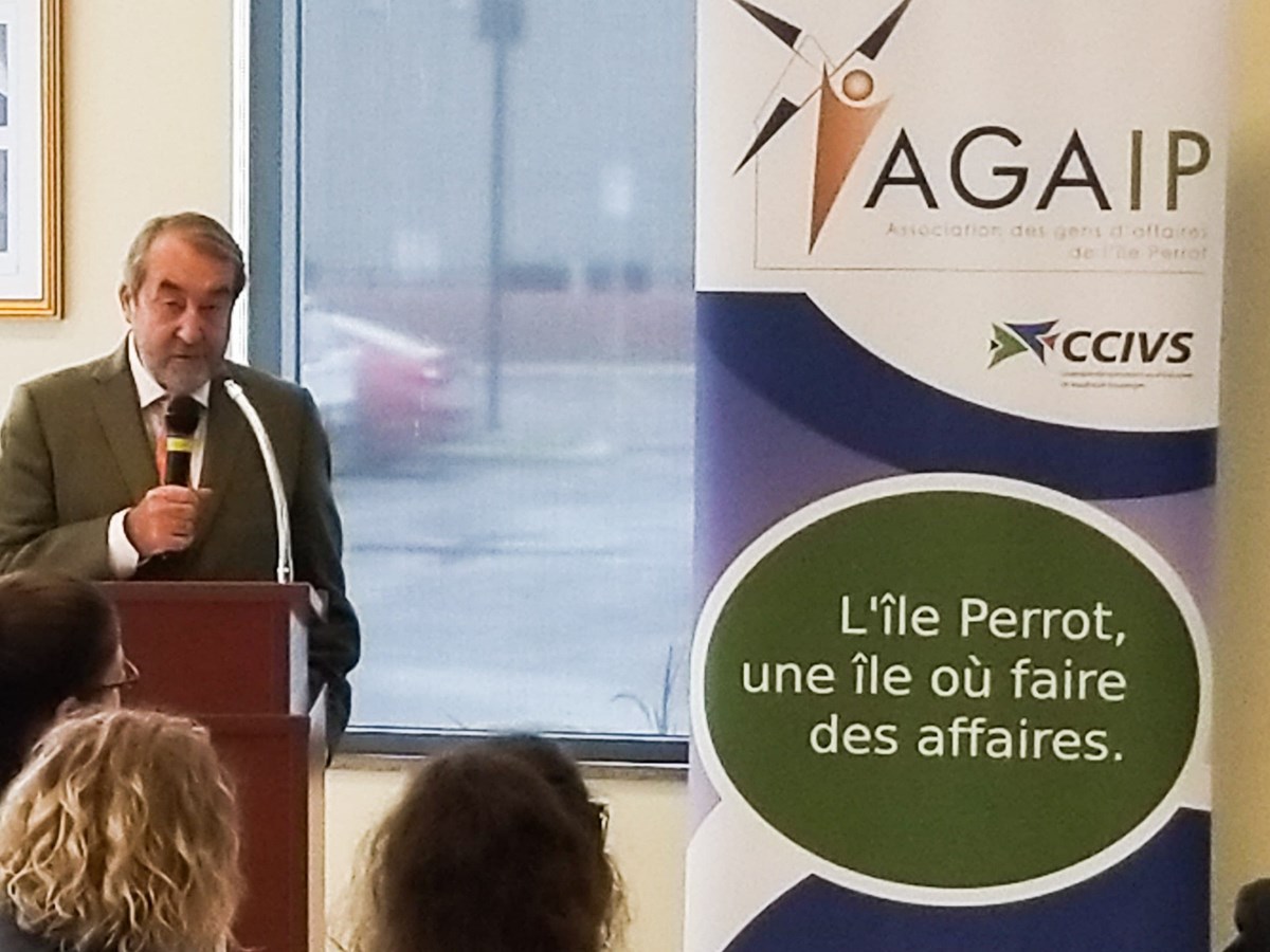 M. Claude Savoie captive les membres de l'AGAIP