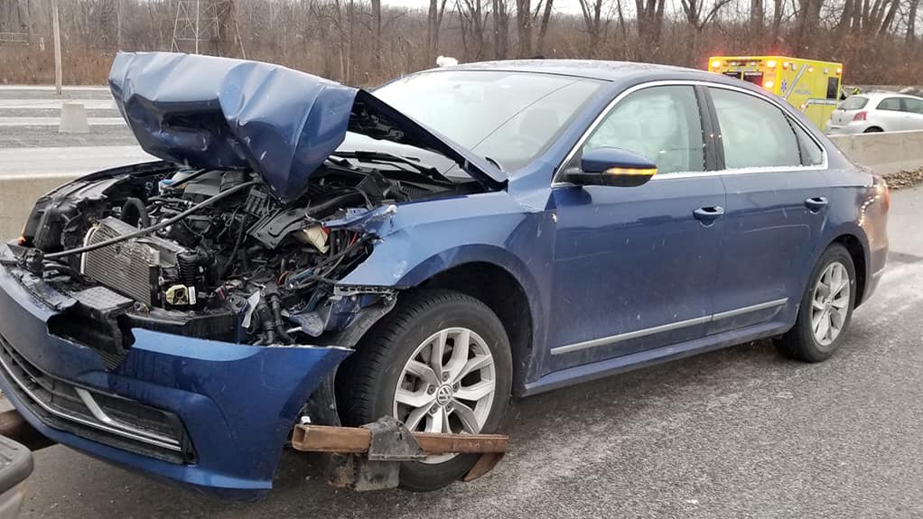 Pas de blessés dans une collision entre une voiture et une camionnette à L’Île-Perrot 