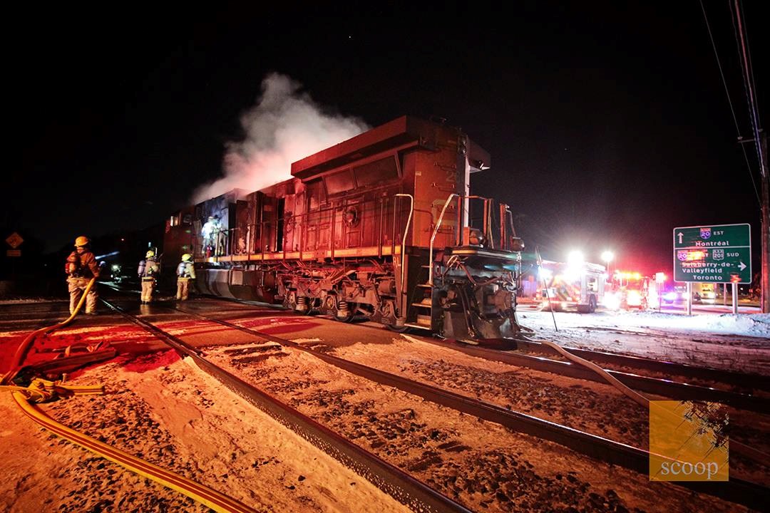 Une locomotive du Canadien National prend feu à Coteau-du-Lac
