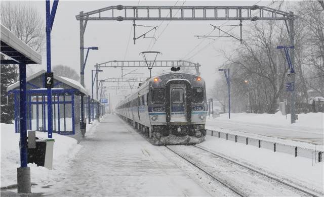 Un véhicule de déneigement est sauvé in extremis à L'Île-Perrot