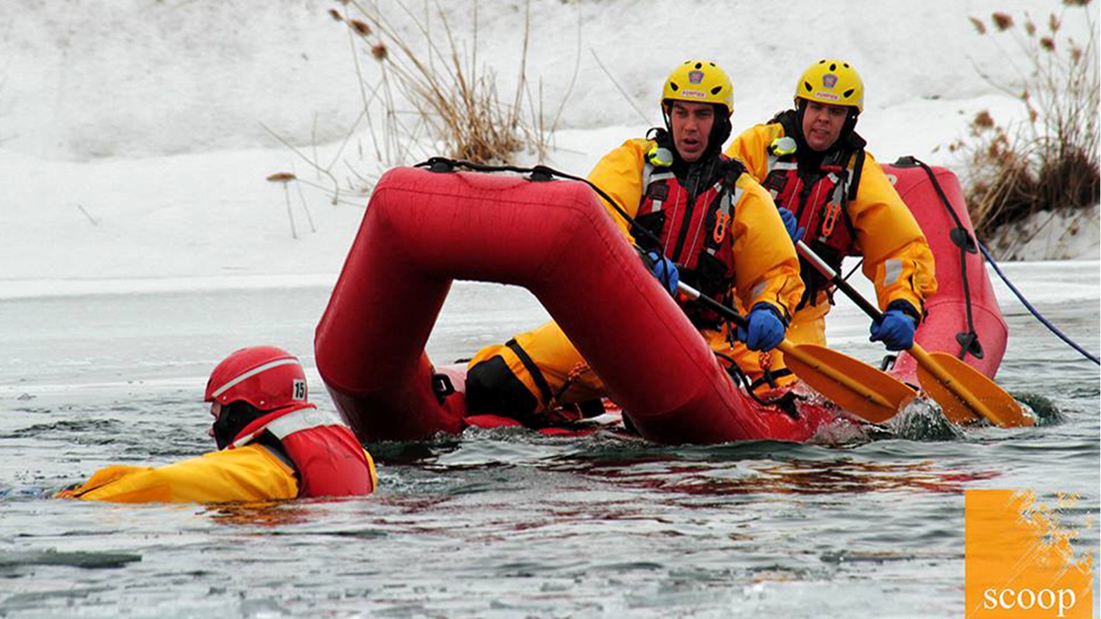 Simulation de sauvetage dans l'eau pour les pompiers de Coteau-du-Lac