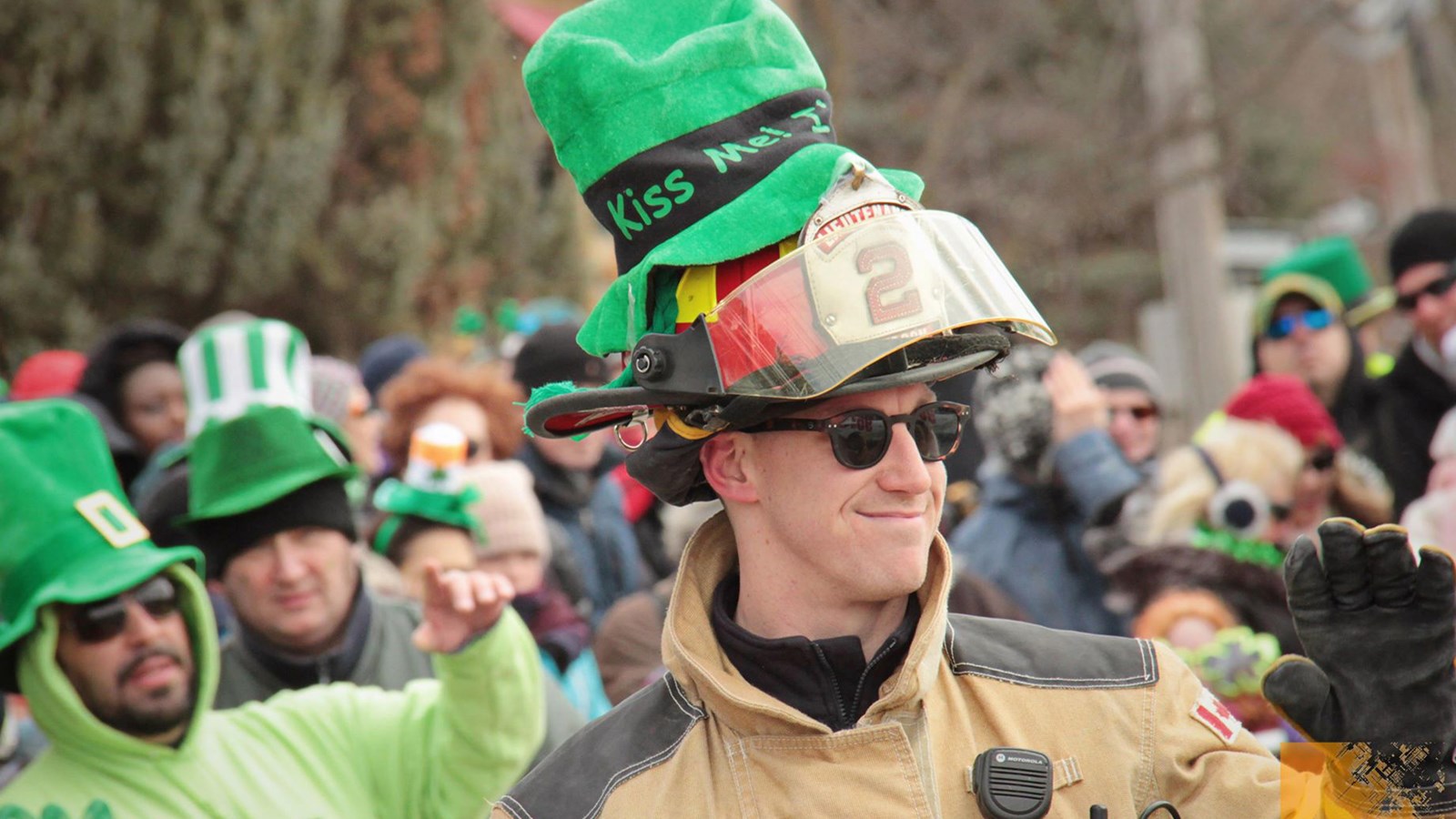 Hudson célèbre les Irlandais lors d’un défilé le 16 mars