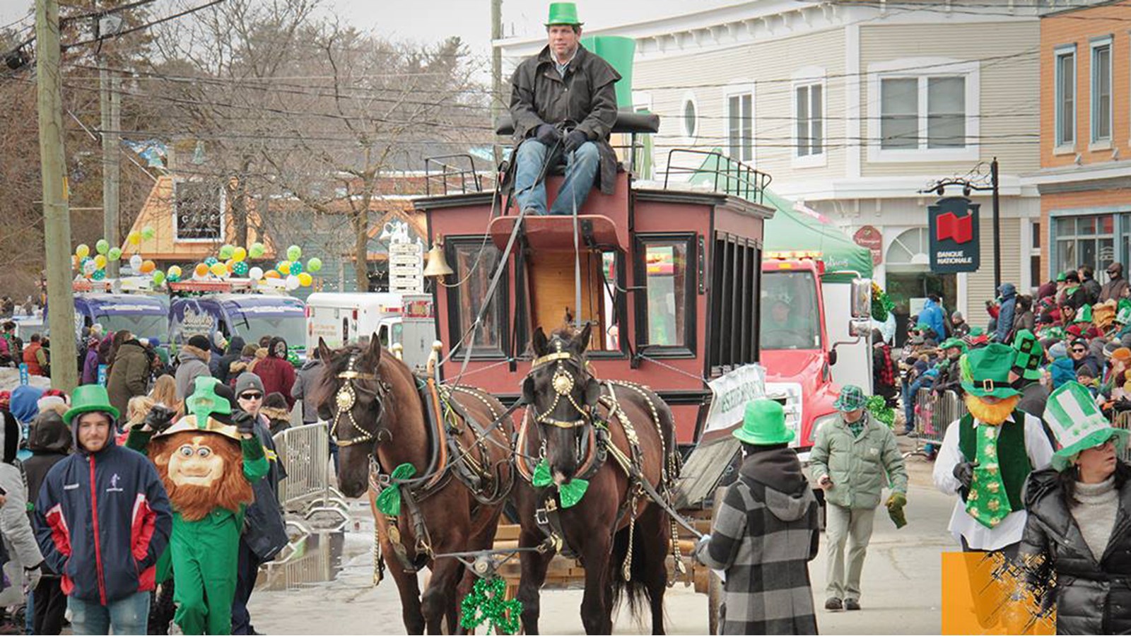 Hudson célèbre les Irlandais lors d’un défilé le 16 mars