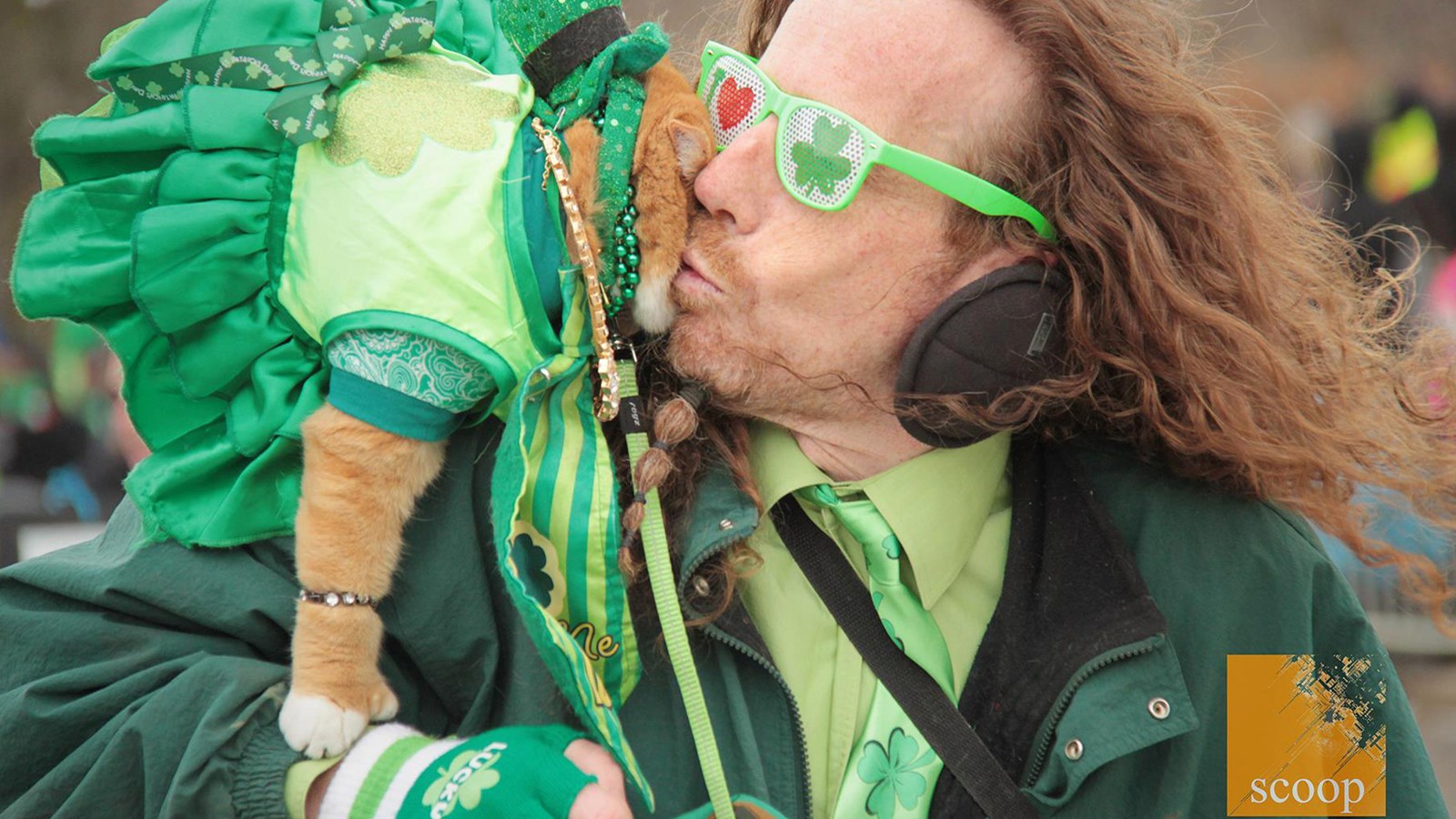 Hudson célèbre les Irlandais lors d’un défilé le 16 mars