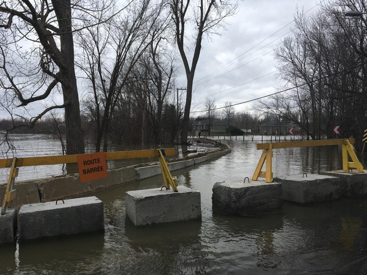 L'eau continue de monter à Rigaud