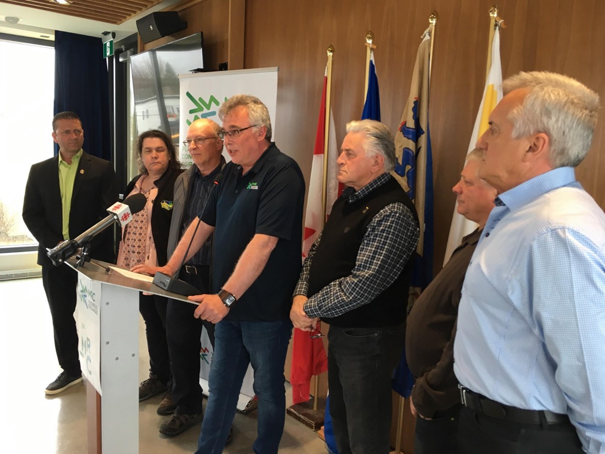 « Est-ce que le gouvernement peut prendre action pour permettre aux municipalités de faire leur travail sur le terrain? » - Patrick Bousez