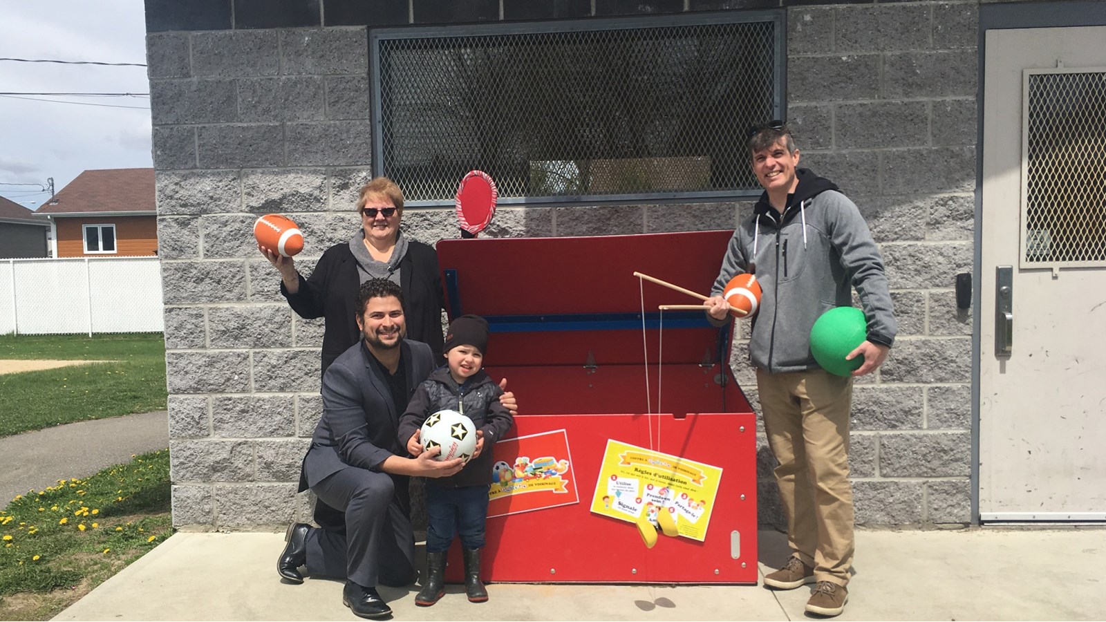 Deux coffres à jouets publics dans des parcs de Salaberry-de-Valleyfield