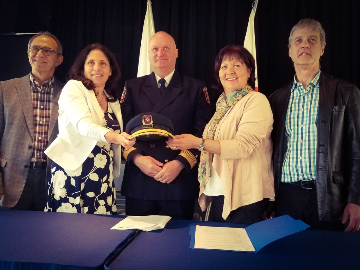Entente historique entre les pompiers de Les Coteaux et de Coteau-du-Lac