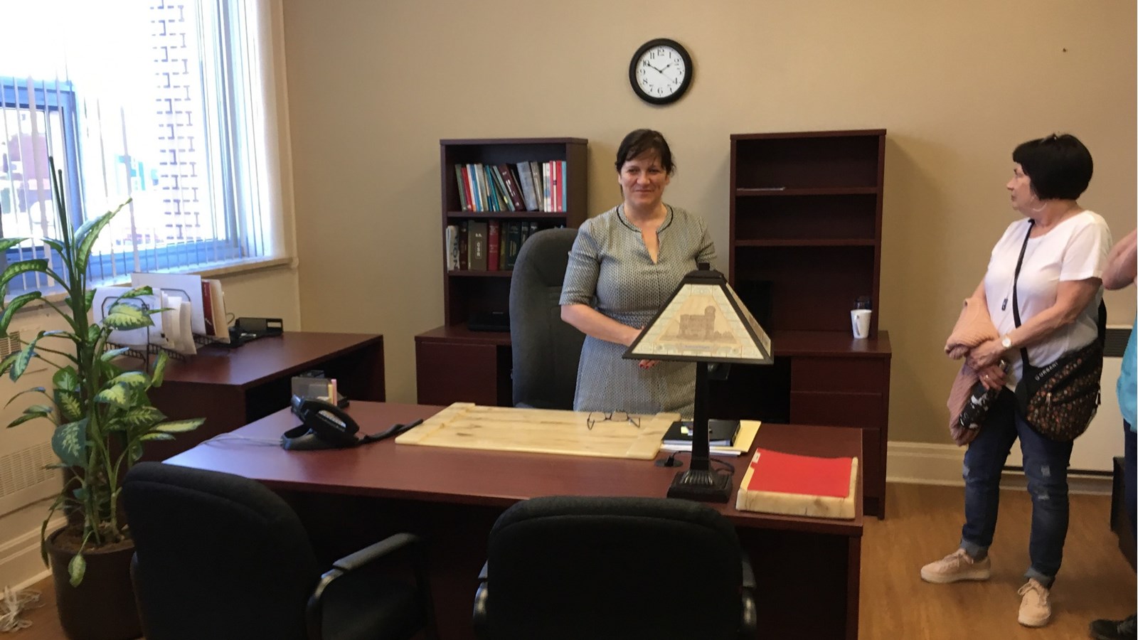 La nouvelle directrice générale Manon Bernard est la première femme qui occupe ce poste à la Ville de Salaberry-de-Valleyfield.