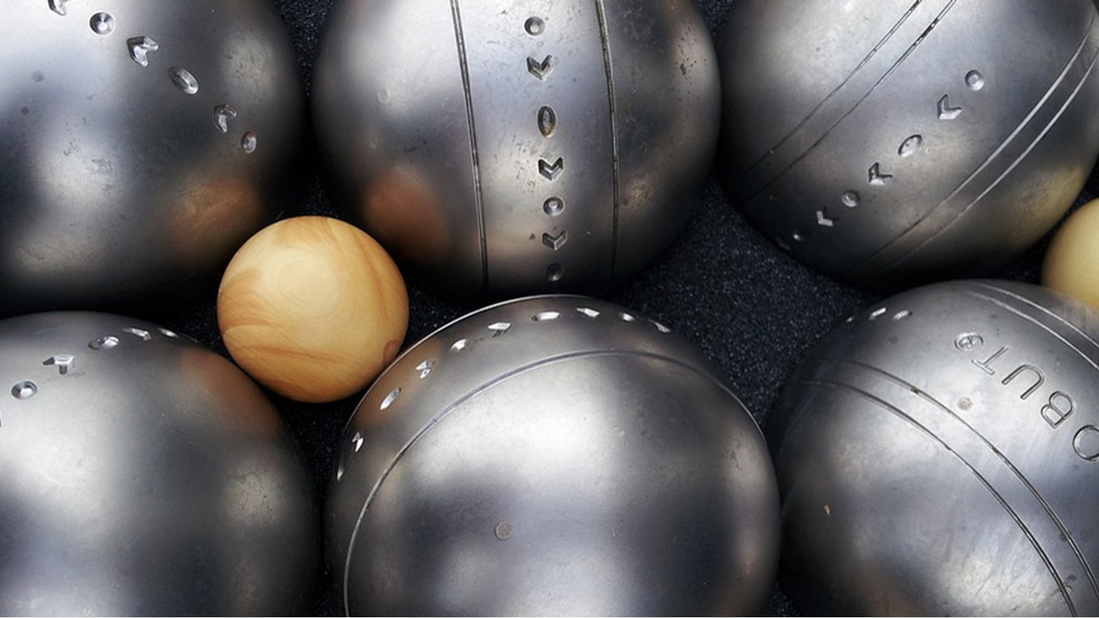 Des terrains de pétanque intérieurs prendraient place dans le Complexe sportif.
