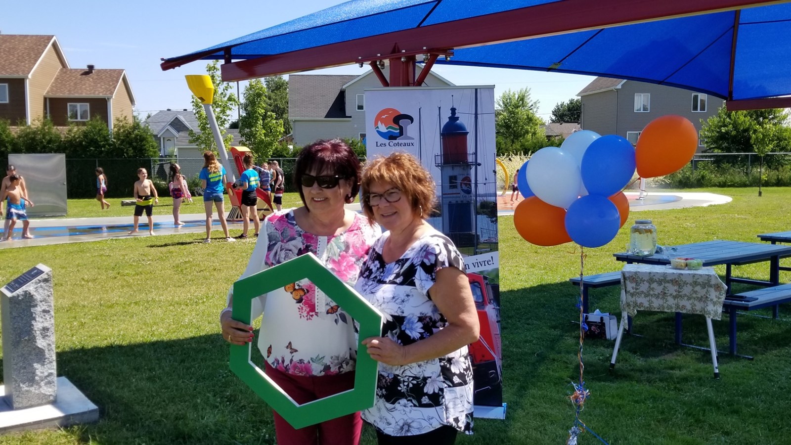 Inauguration d'un abri-soleil au Parc Audrey aux Coteaux