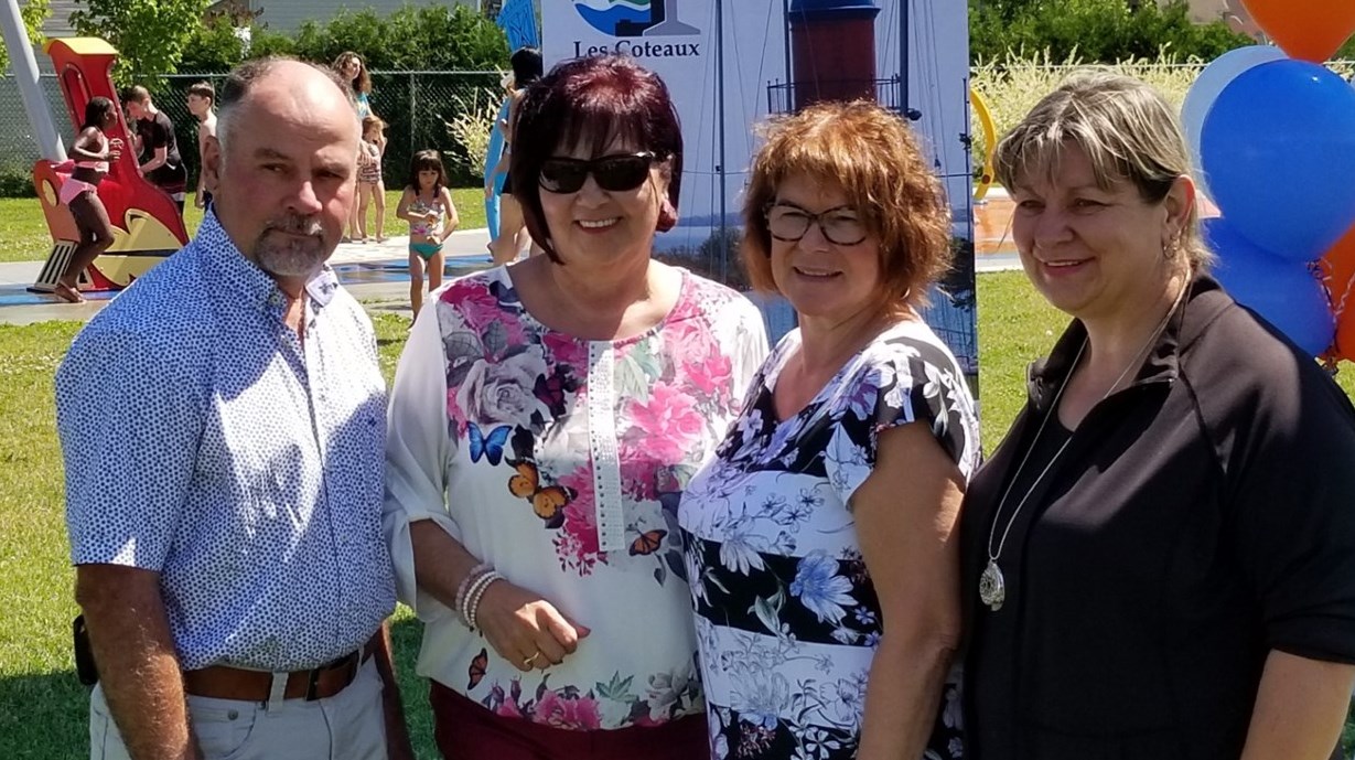 Inauguration d'un abri-soleil au Parc Audrey aux Coteaux