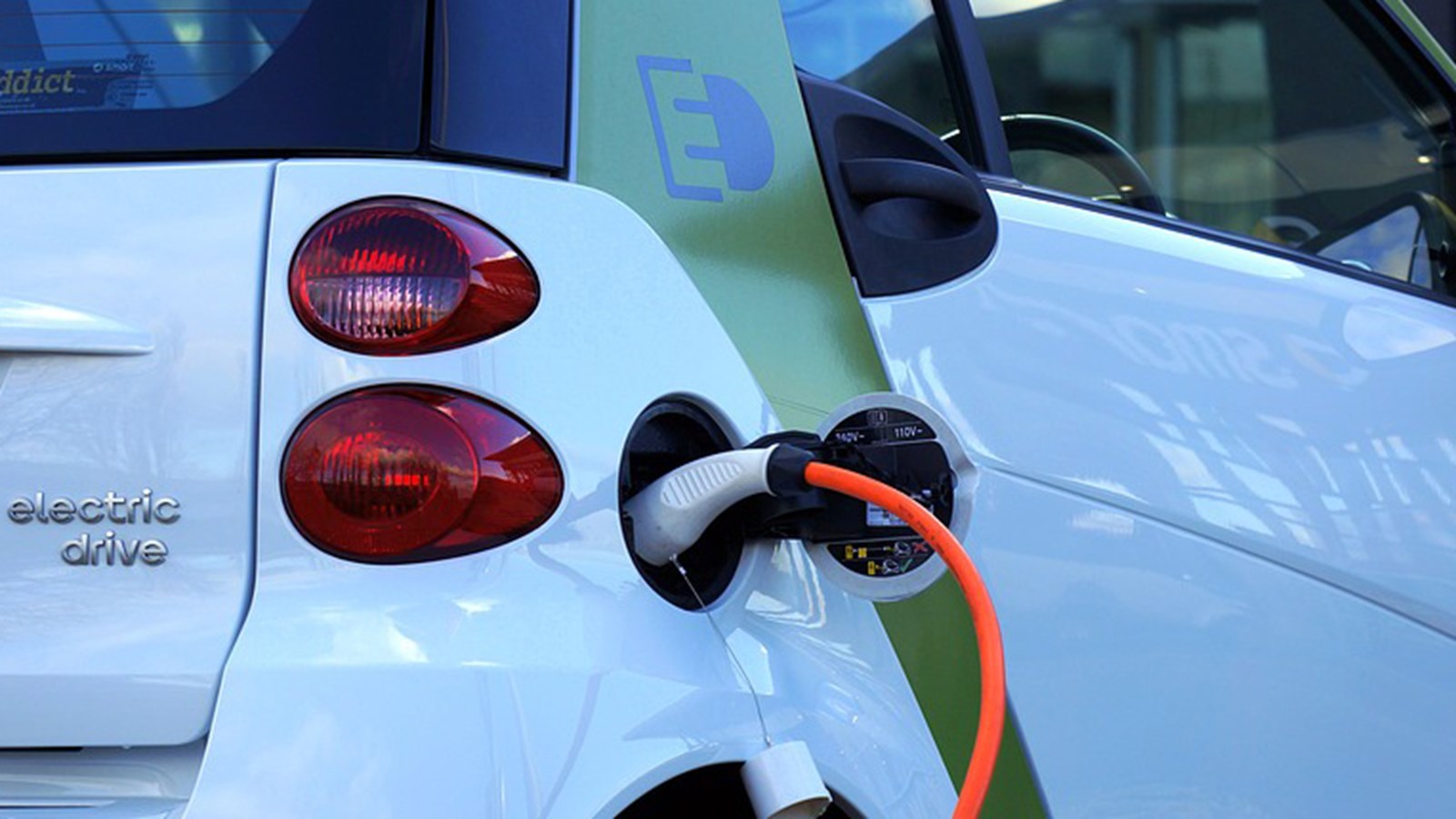Moins cher de stationner à Montréal pour les propriétaires de véhicules électriques dès le 1er octobre