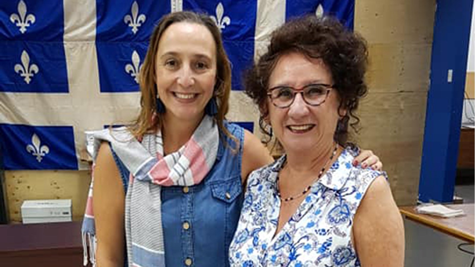Rappelons que Mireille Théôret avait tenté sa chance aux dernières élections provinciales dans le comté de Beauharnois. Elle posait ici avec Louise Laître, une alliée dans cette aventure politique.