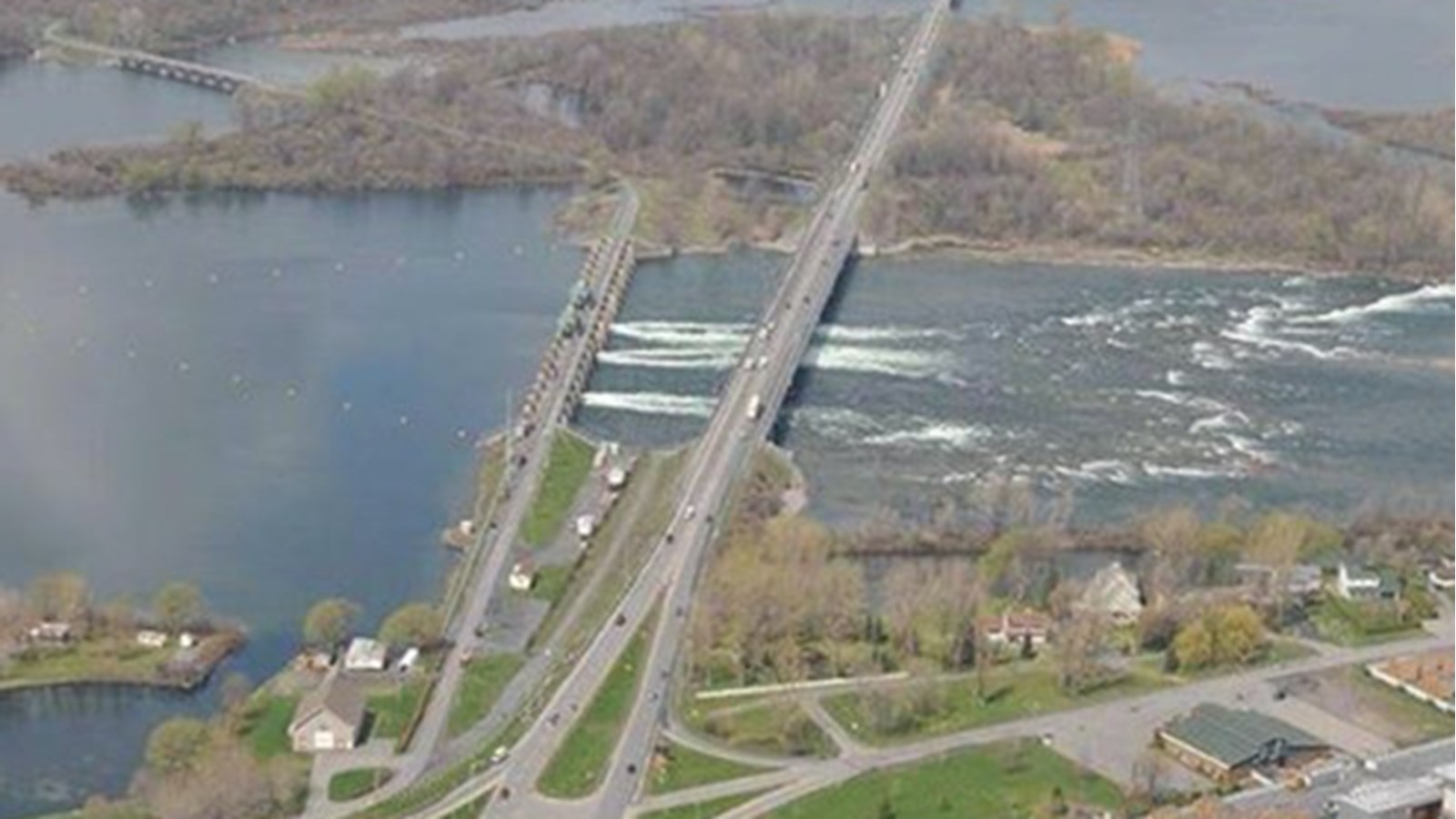 Pont Monseigneur-Langlois: nouvelle étape franchie pour accueillir une piste cyclable