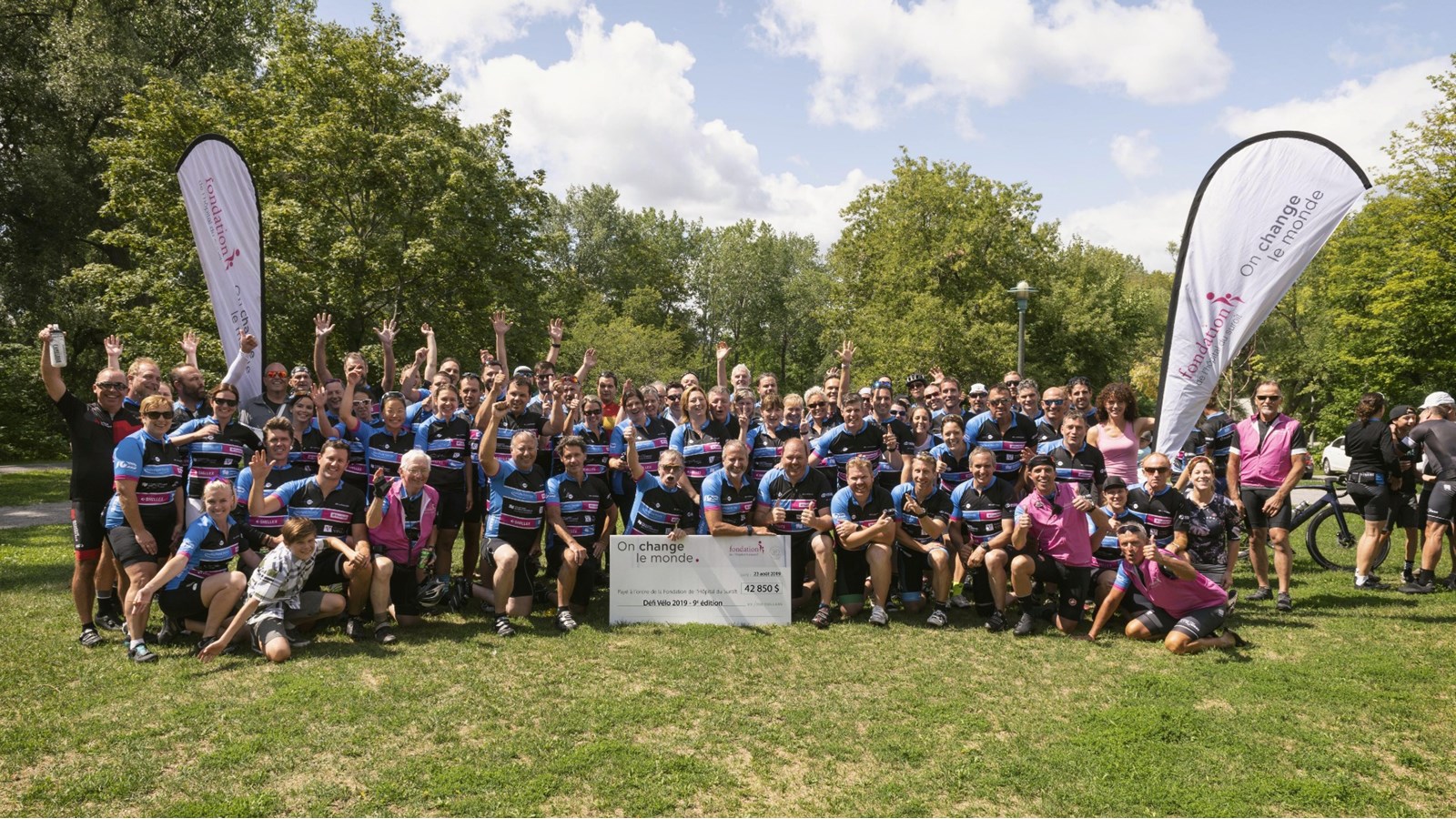82 cyclistes pédalent pour amasser 42 000$ pour la Fondation de l'Hôpital du Suroît 