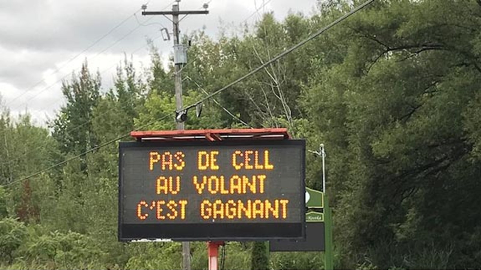 Pas de cell au volant près des ponts Larocque et Saint-Louis 