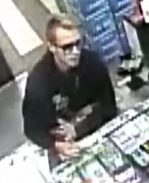 Suspect possiblement impliqué dans deux vols recherché 