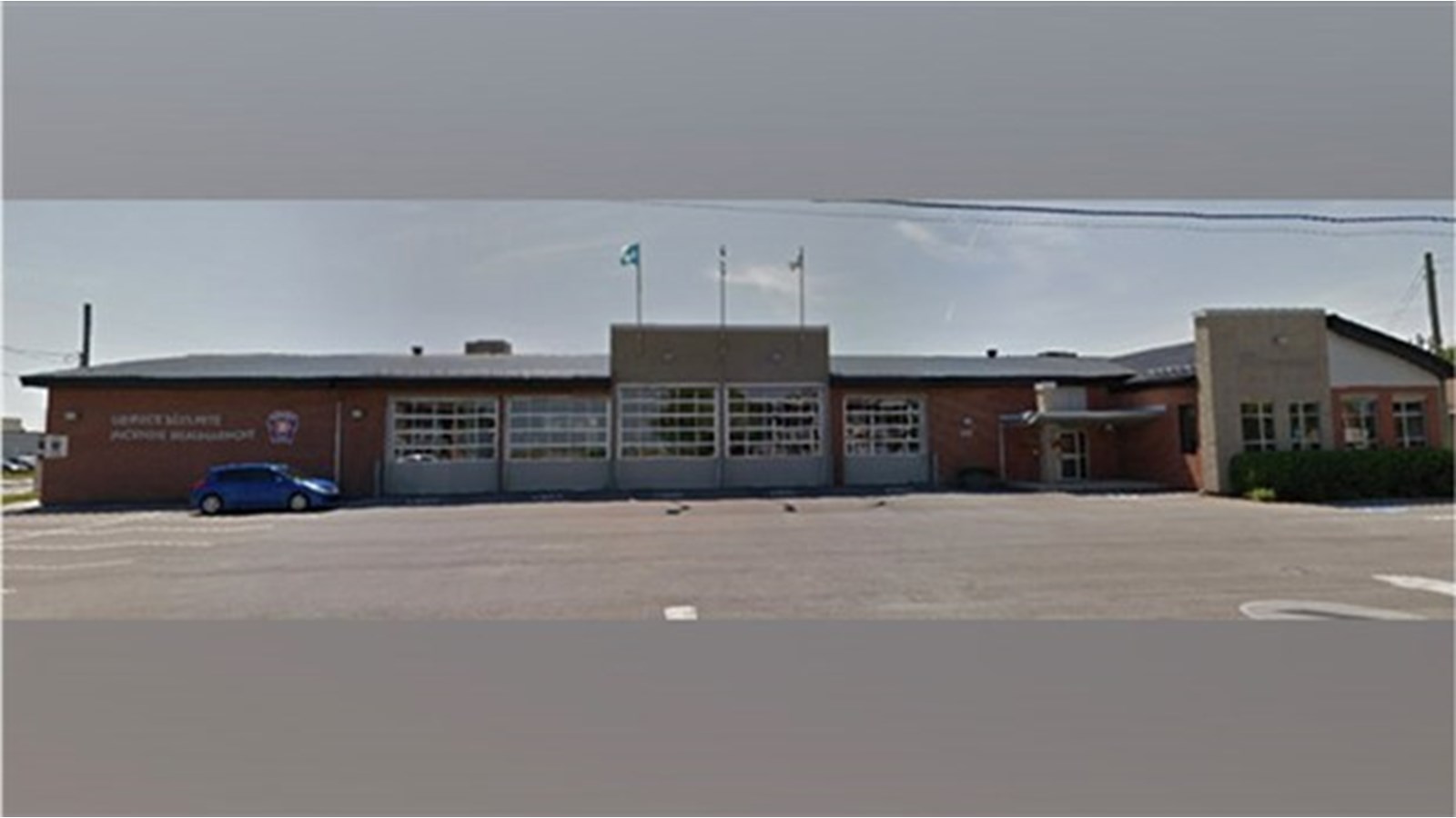 La caserne prend place au 245 chemin de la Beauce, à Beauharnois.