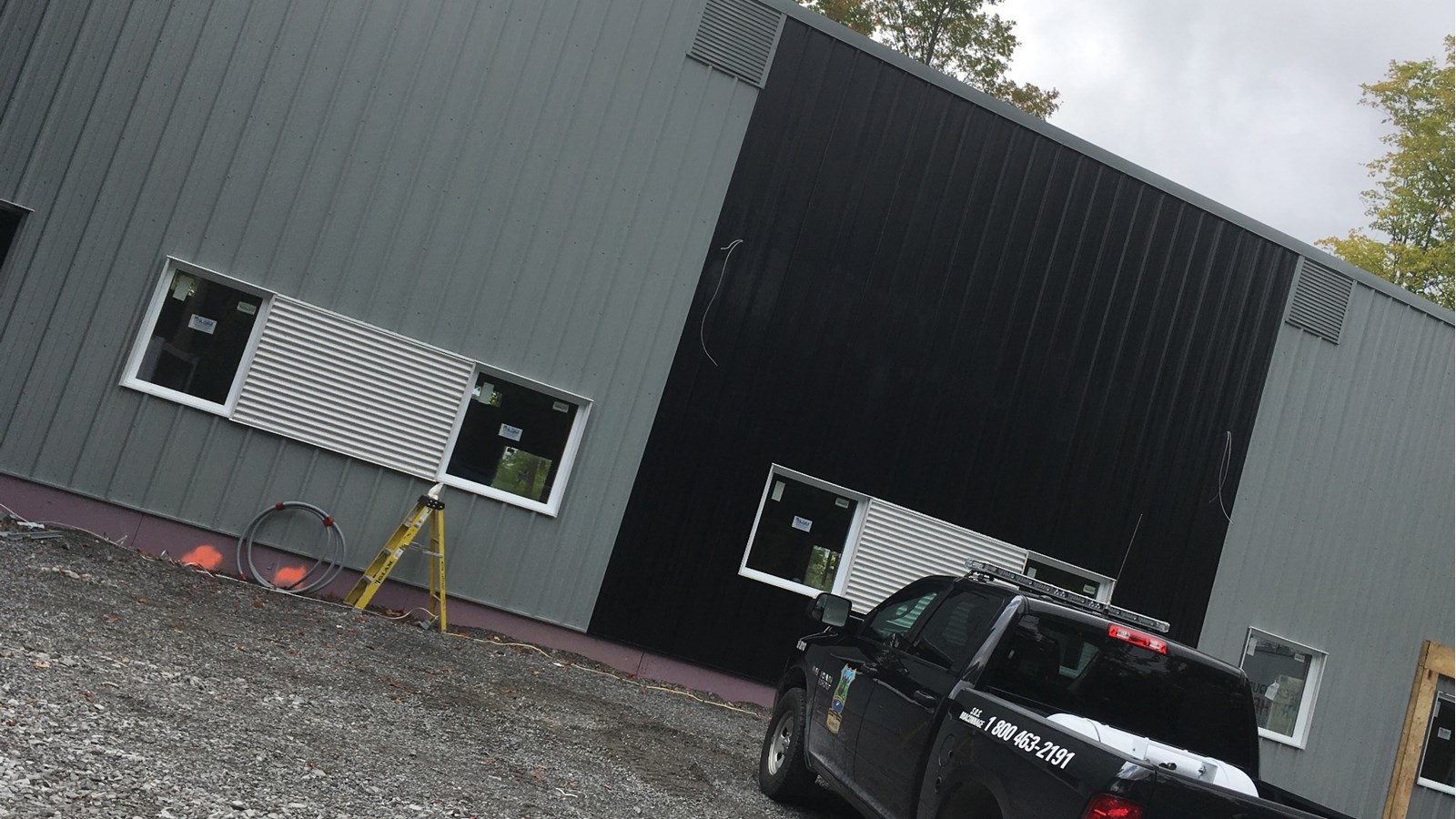 La superficie du nouveau bâtiment est presque l'équivalent du double de la superficie des bureaux actuels sur la rue Cardinal.
