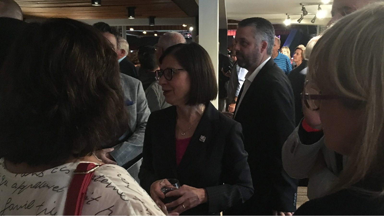 La ministre de la Santé et des Services sociaux, Danielle McCann connaît bien Marilyn Picard puisque celle-ci est son adjointe parlementaire en matière de santé et de services sociaux (volet santé).