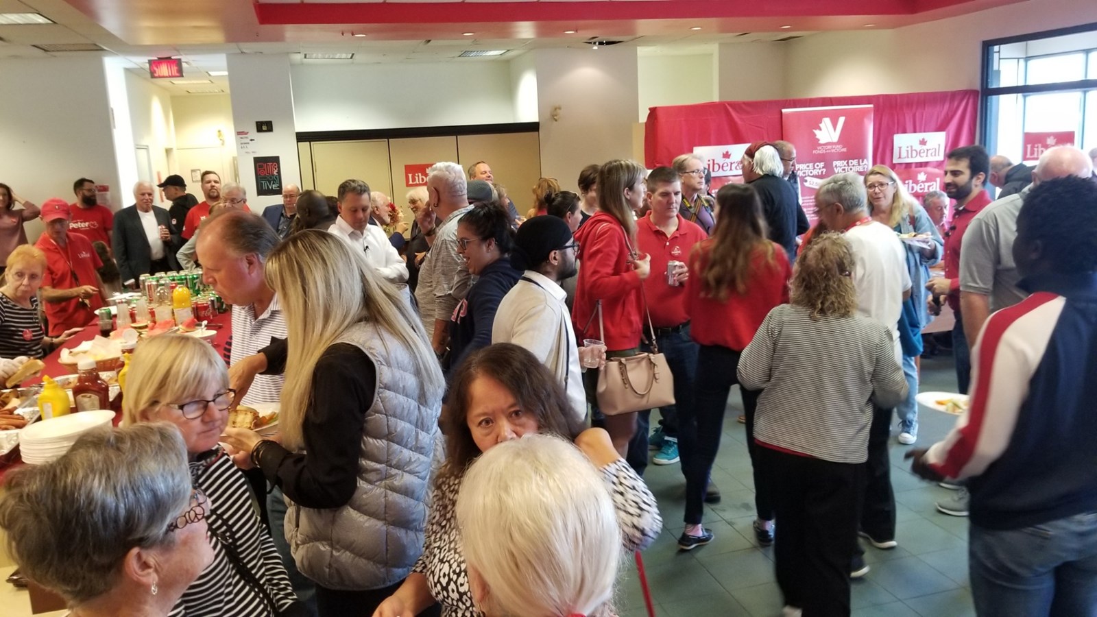 Peter Schiefke inaugure son bureau électoral à L’Île-Perrot