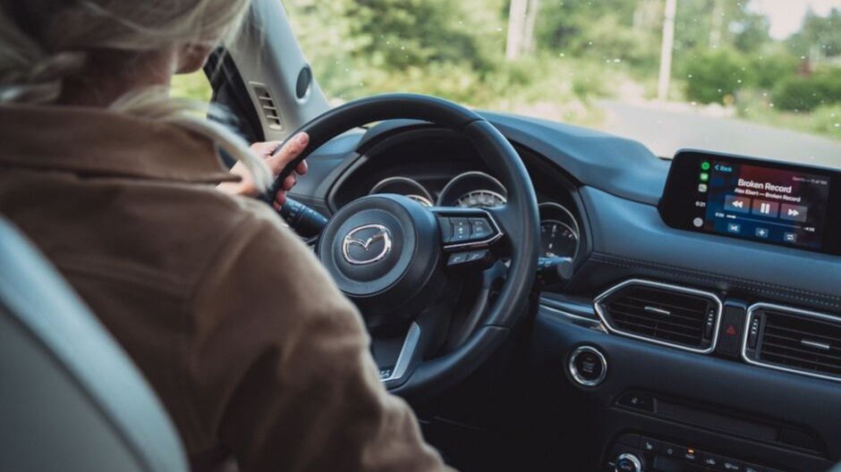 Faites l'essai d'une mazda pour l'École primaire Harwood