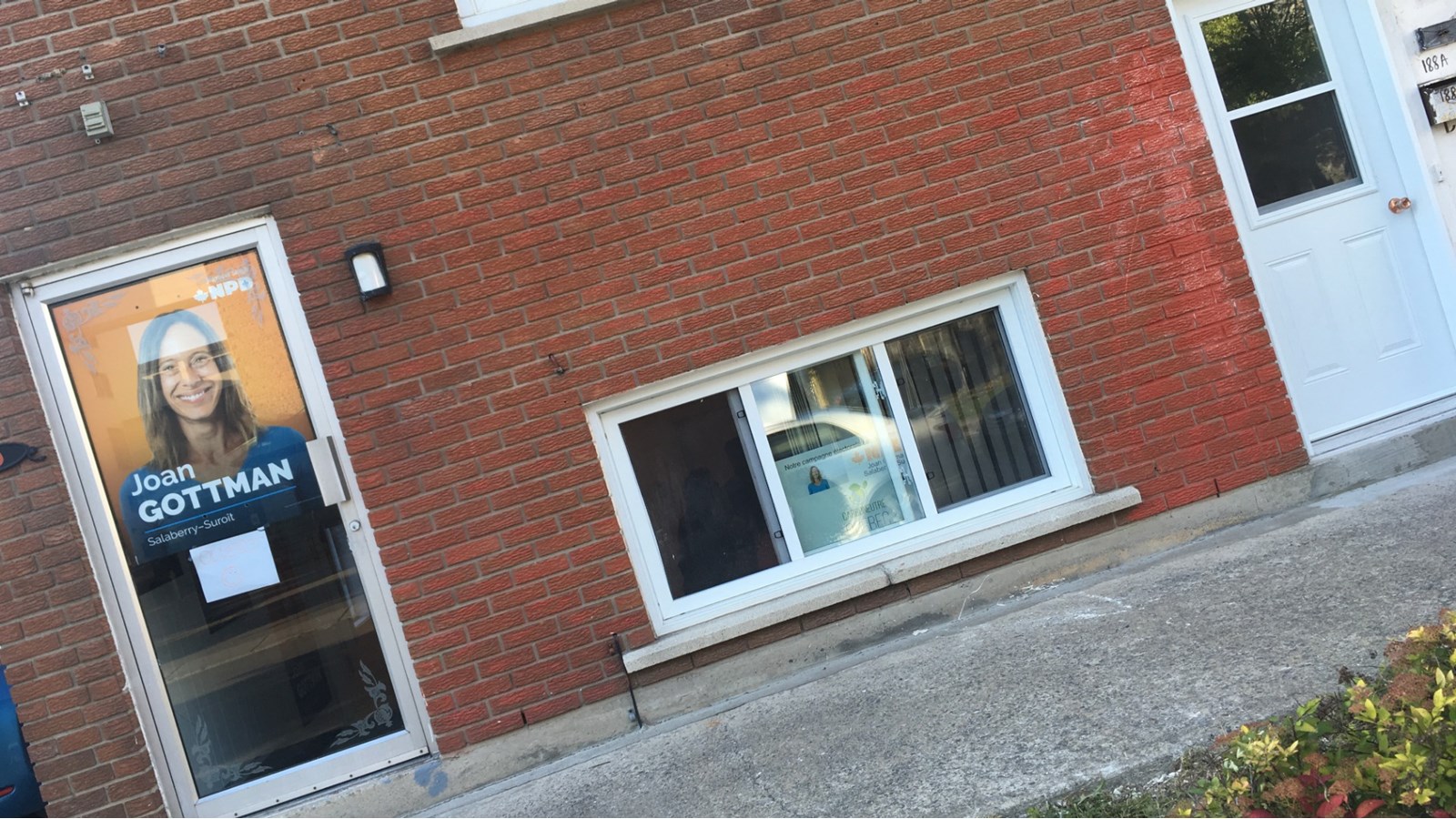 Joan Gottman inaugure son local électoral dans Salaberry-Suroît