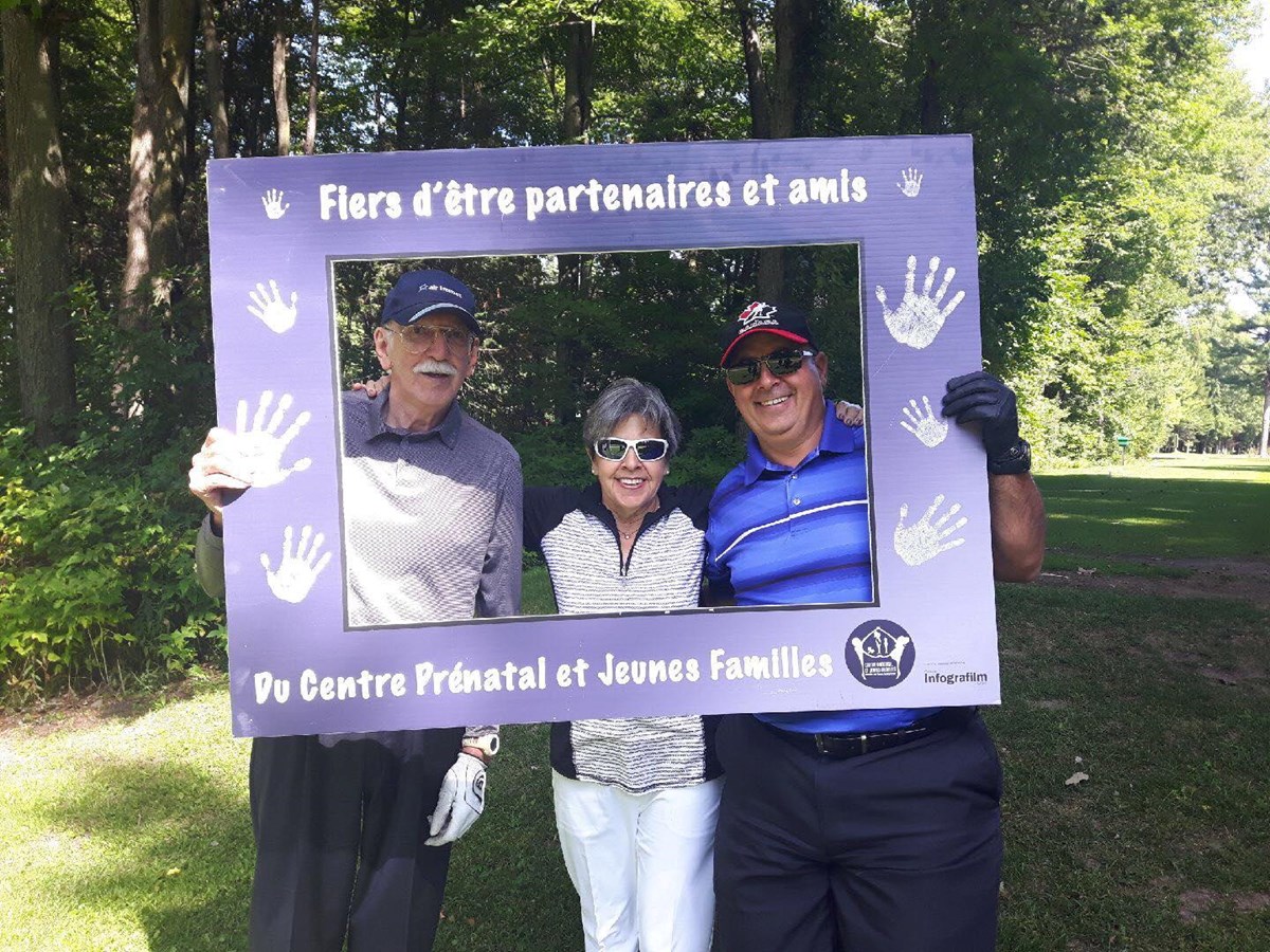 Une troisième édition réussie pour le tournoi de golf annuel du Centre prénatal et jeunes familles