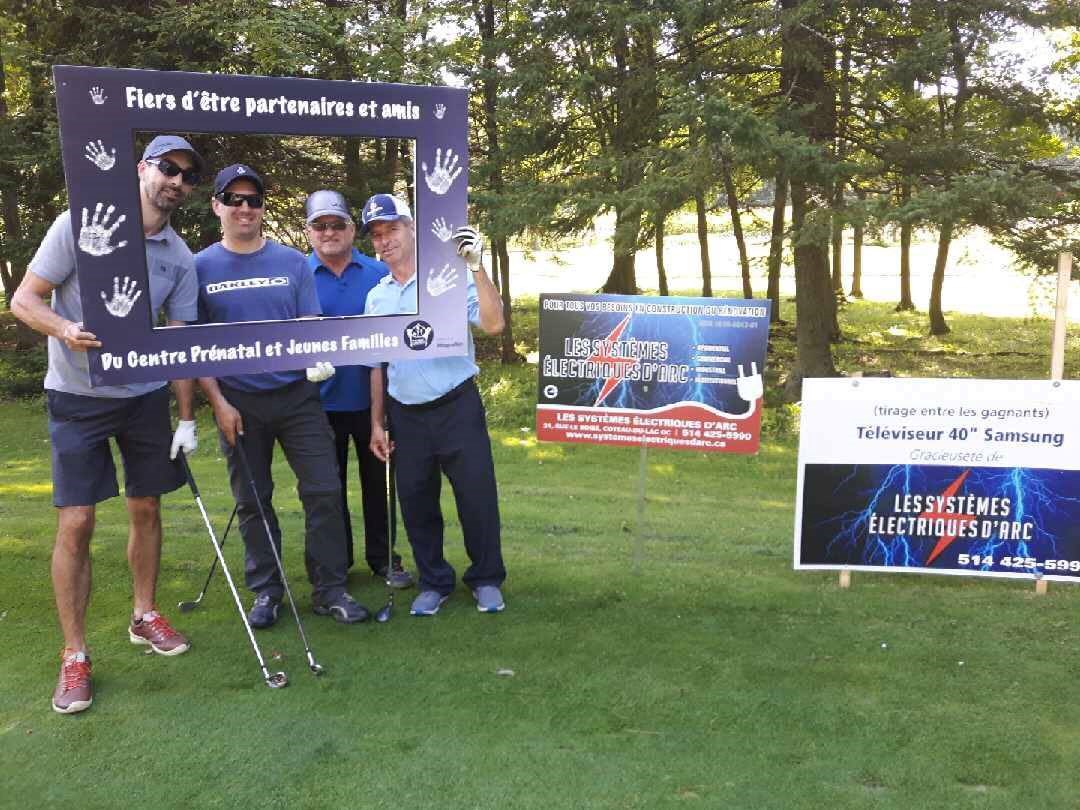Une troisième édition réussie pour le tournoi de golf annuel du Centre prénatal et jeunes familles