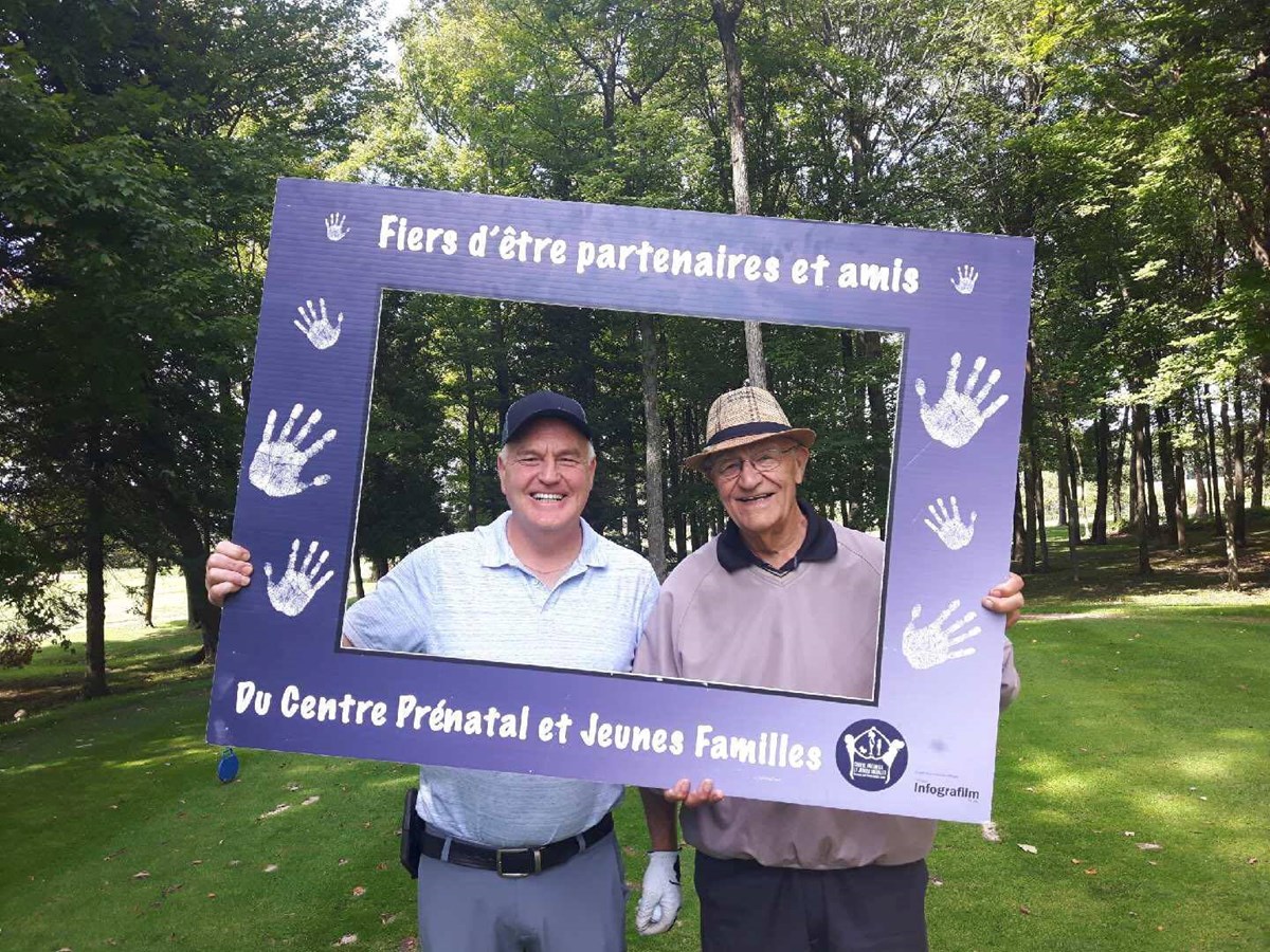Une troisième édition réussie pour le tournoi de golf annuel du Centre prénatal et jeunes familles