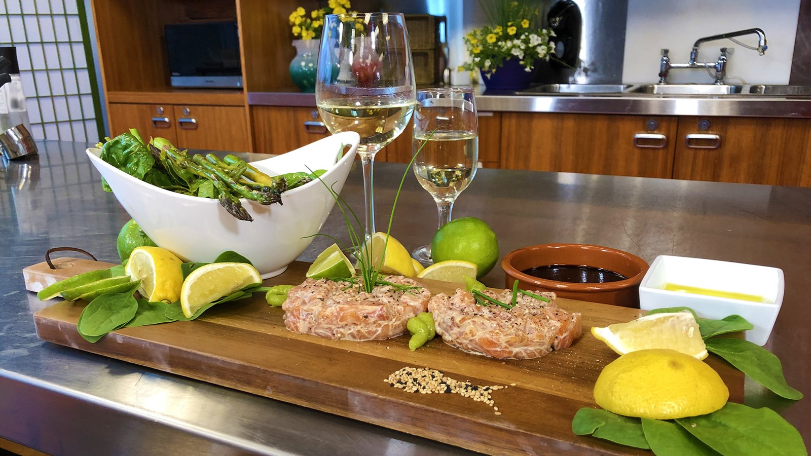 CUISINE-MOI : Patricia-Ann Beaulieu discute de politique et de tartare avec Marie-Claude Nichols