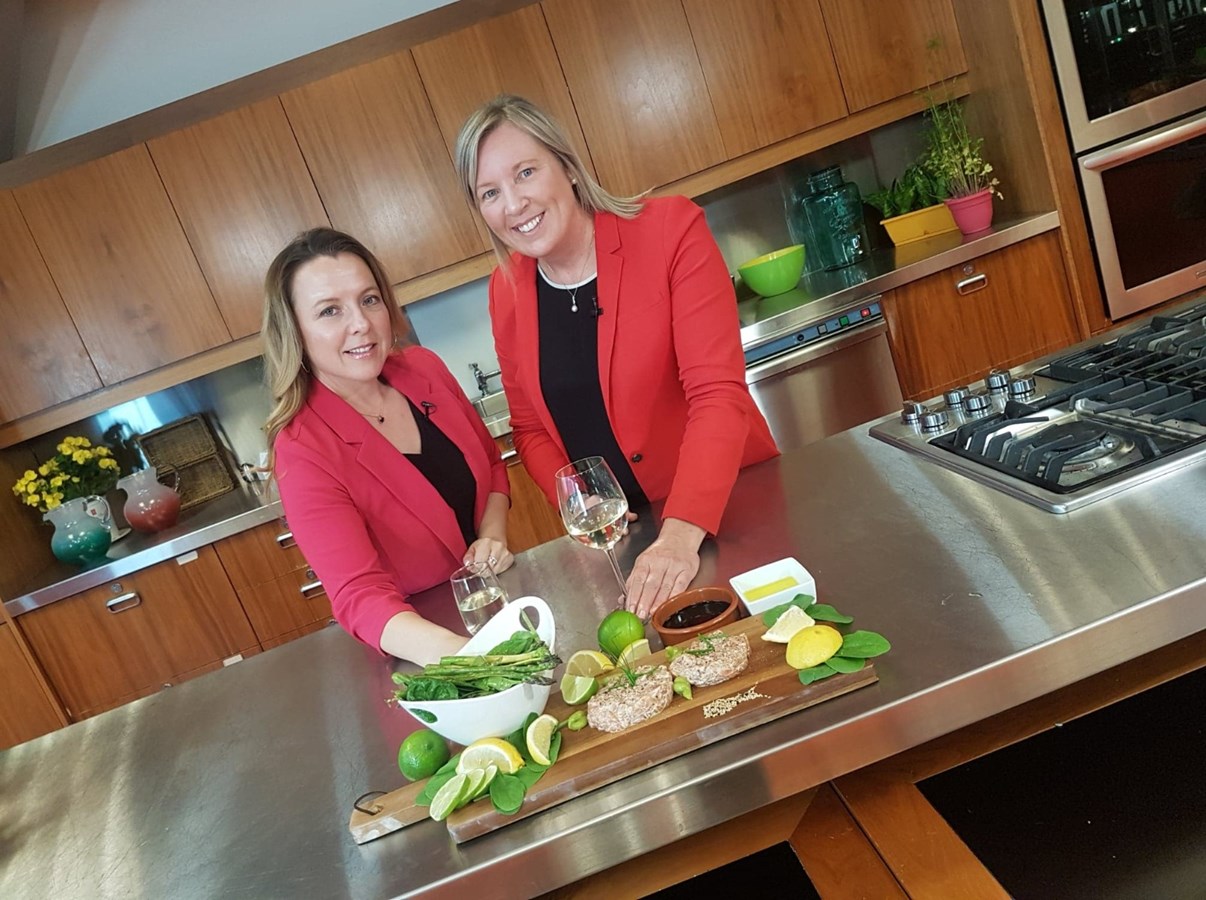 CUISINE-MOI : Patricia-Ann Beaulieu discute de politique et de tartare avec Marie-Claude Nichols