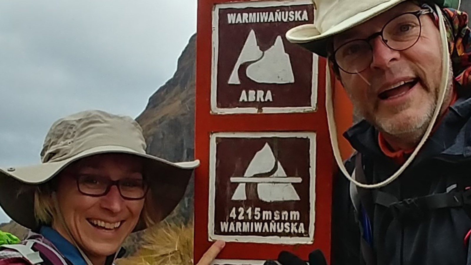 Cette photo témoigne de l'ascension au jour 2 du trek du point le plus haut à 4215 mètres : le col de Warmiwanusca.