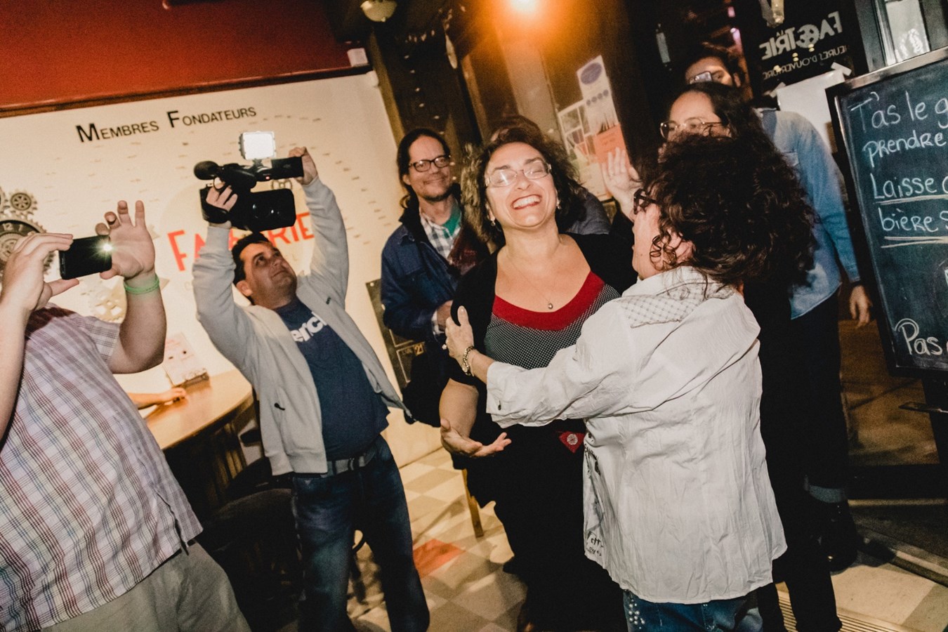 En images : Claude DeBellefeuille célèbre sa victoire