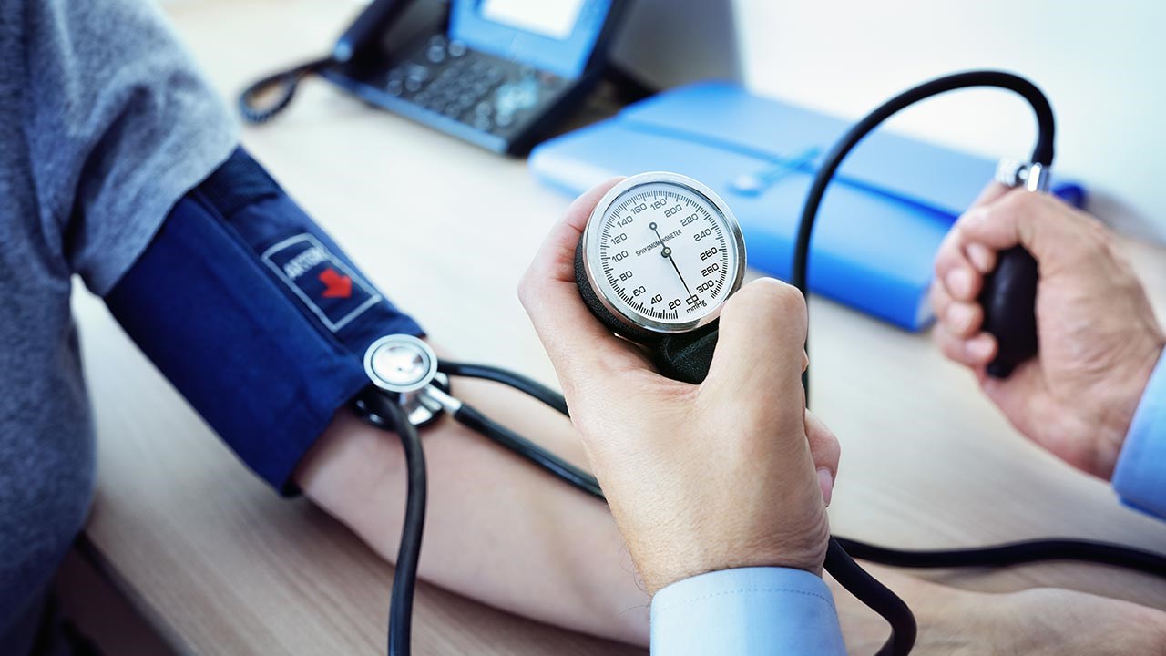 Hypertension artérielle et apnée du sommeil: un lien que vous ne pouvez plus vous permettre d’ignorer